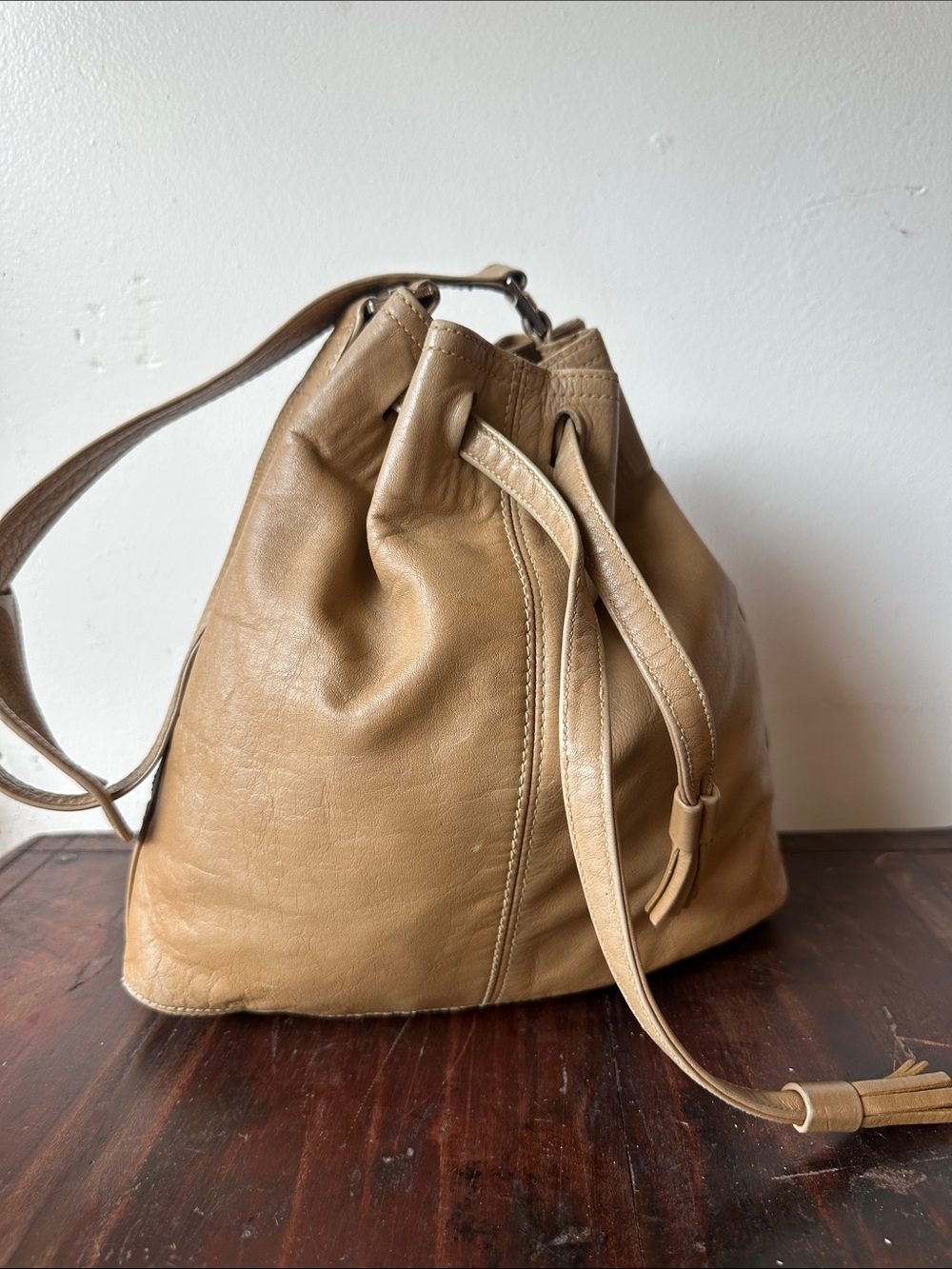 Vintage Leather Drawstring Bucket Bag in Tan shoulder bag purse